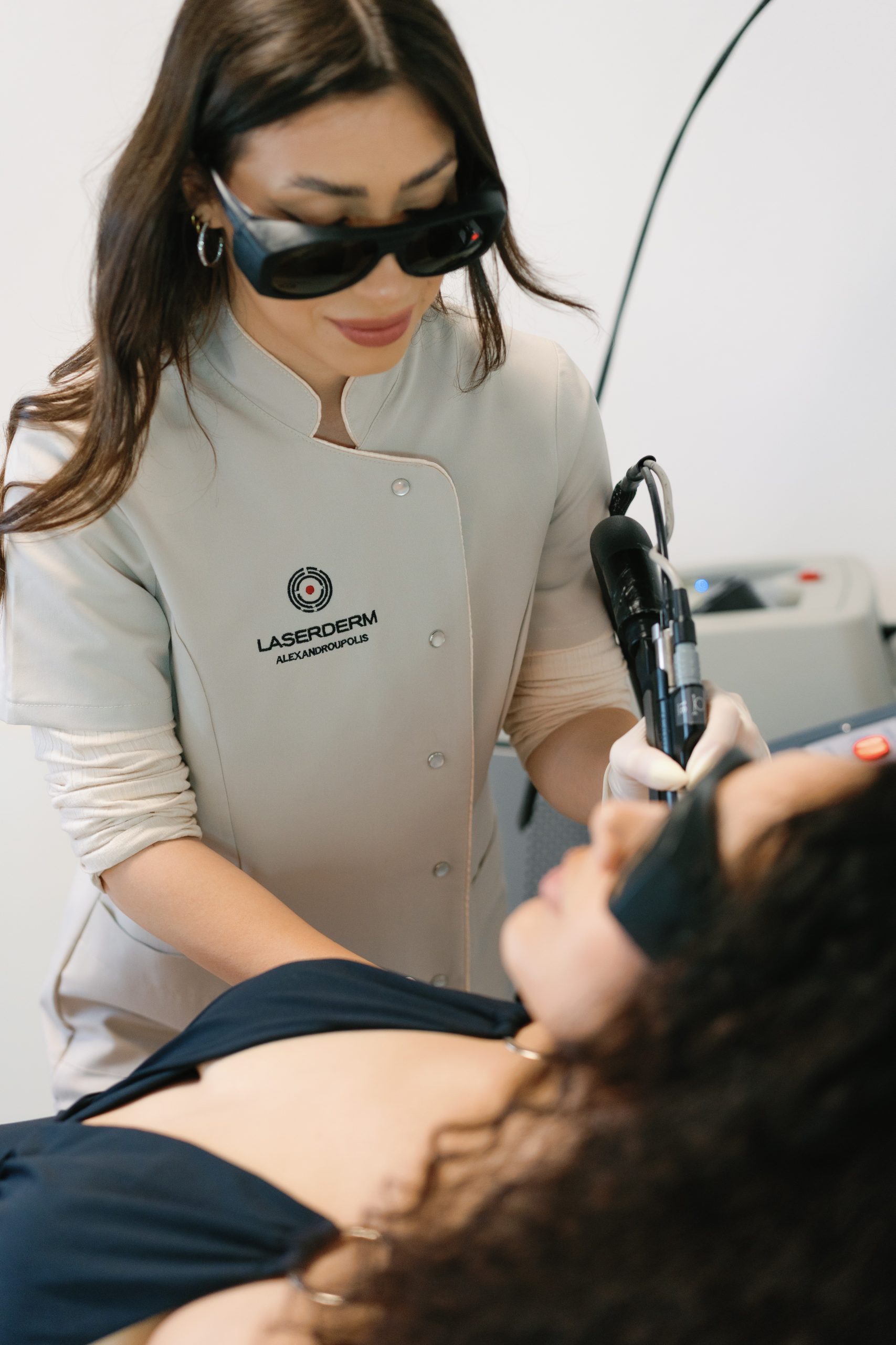 Αποτρίχωση με λέιζερ αλεξανδρίτη στις μασχάλες